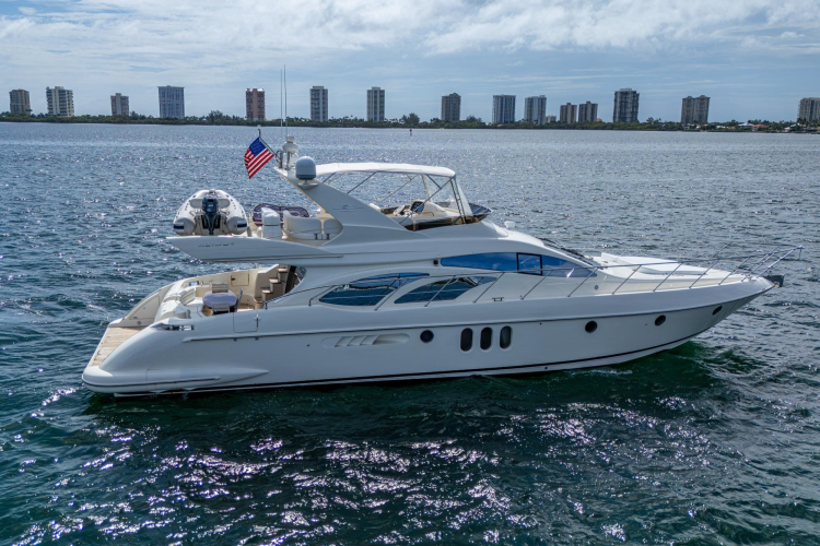 To Life! Yacht Photos Pics 
