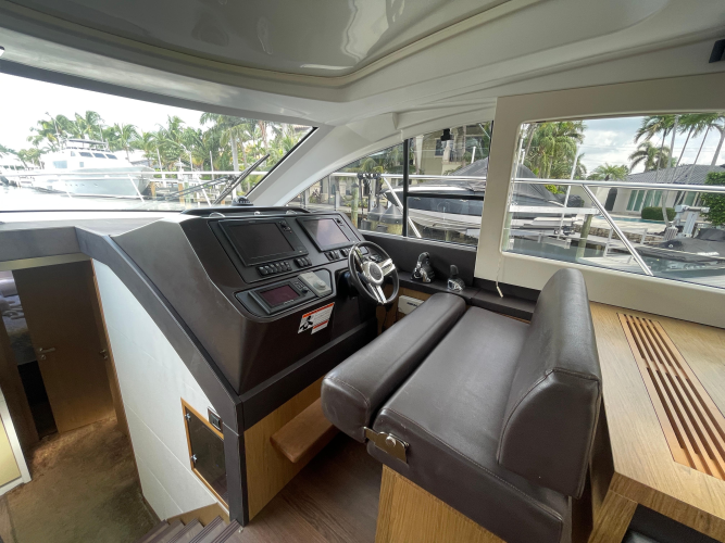 Oasis Yacht Photos Pics 