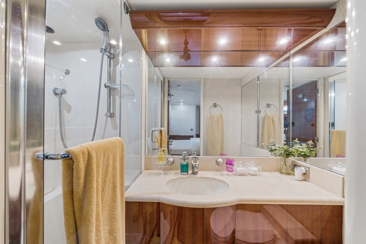 Aphrodite Yacht Photos Pics 