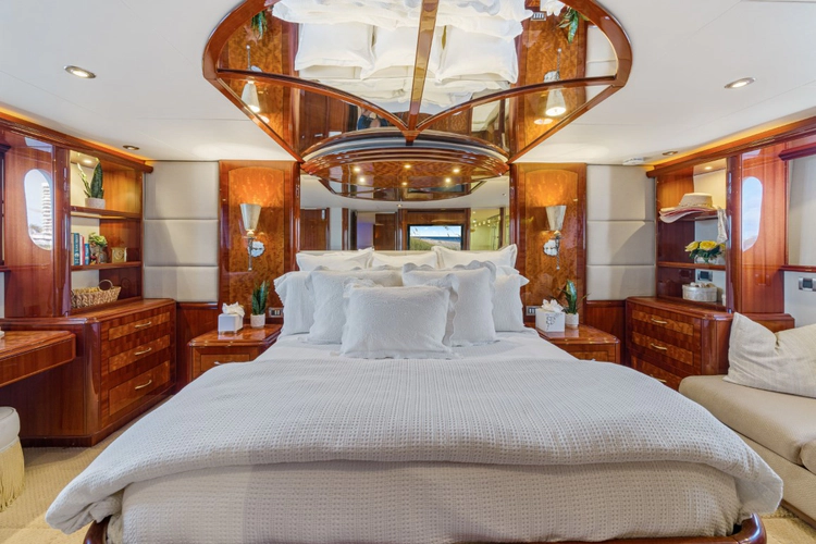 Aphrodite Yacht Photos Pics 