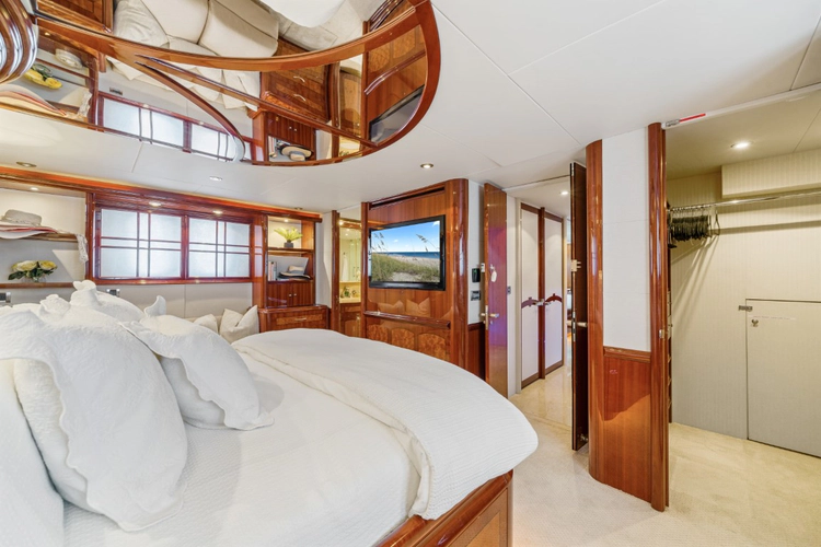 Aphrodite Yacht Photos Pics 