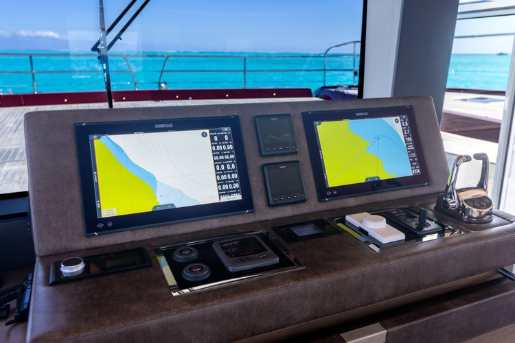 Marooned Yacht Photos Pics 