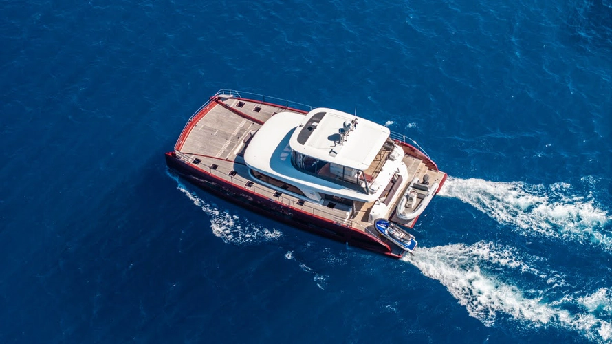 Marooned Yacht Photos Pics 
