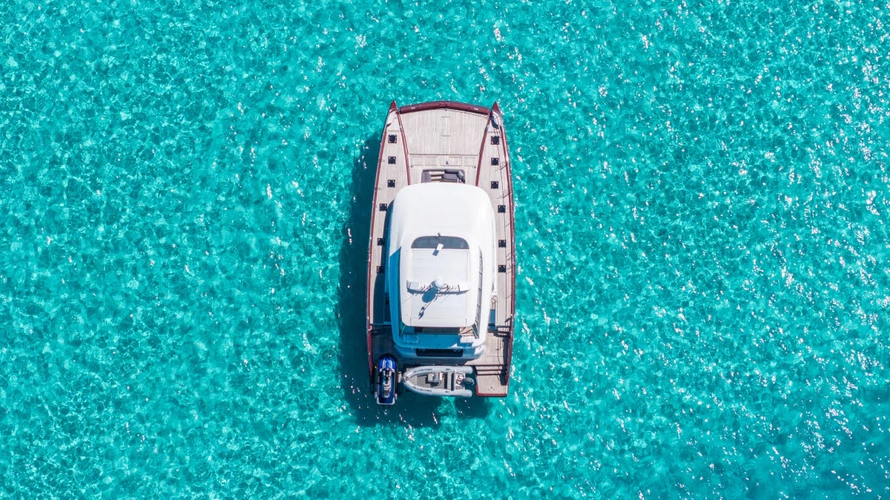 Marooned Yacht Photos Pics 