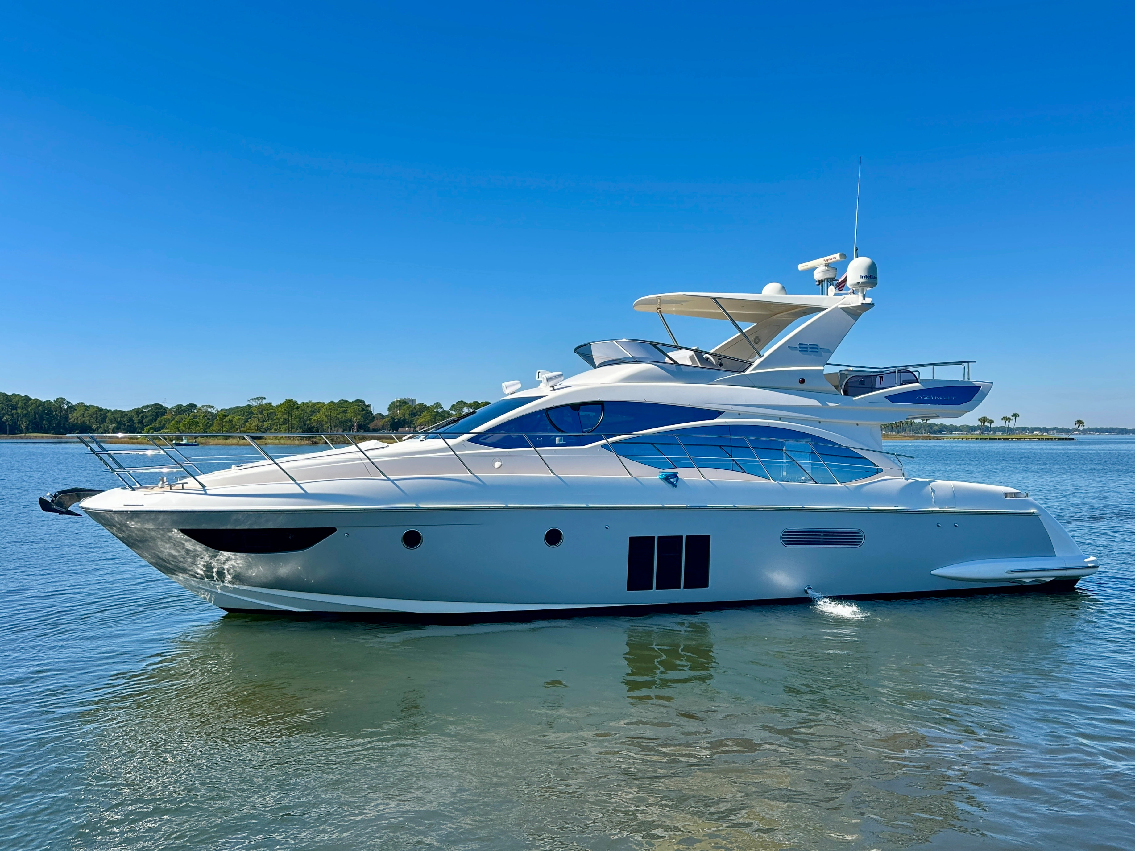 2011 Azimut 53 Flybridge for sale in Destin – exterior view