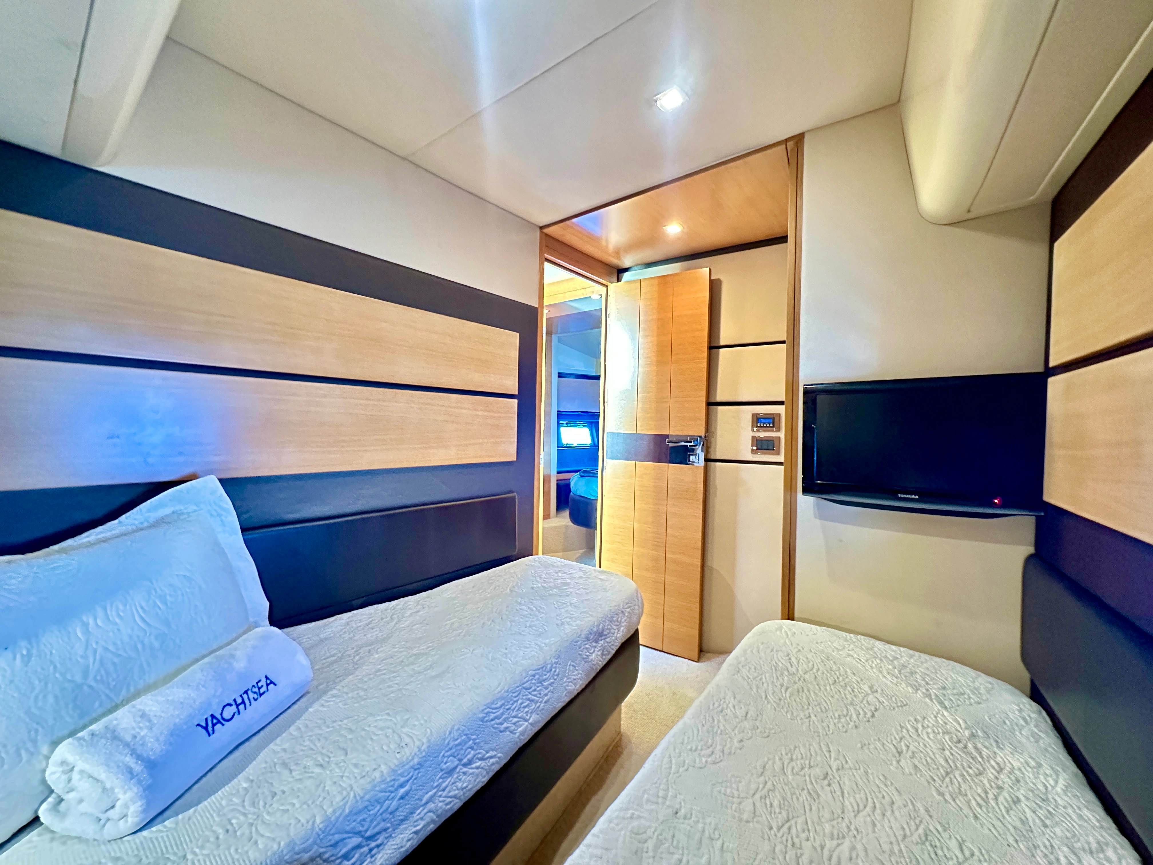 2011 Azimut 53 Flybridge – photo 42