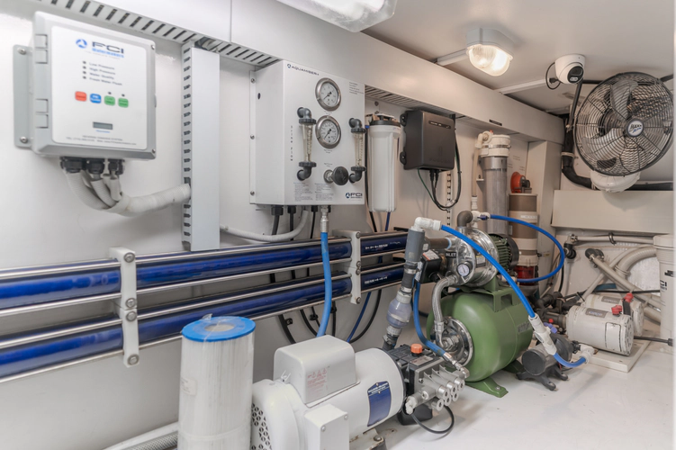 Triumph Yacht Photos Pics 