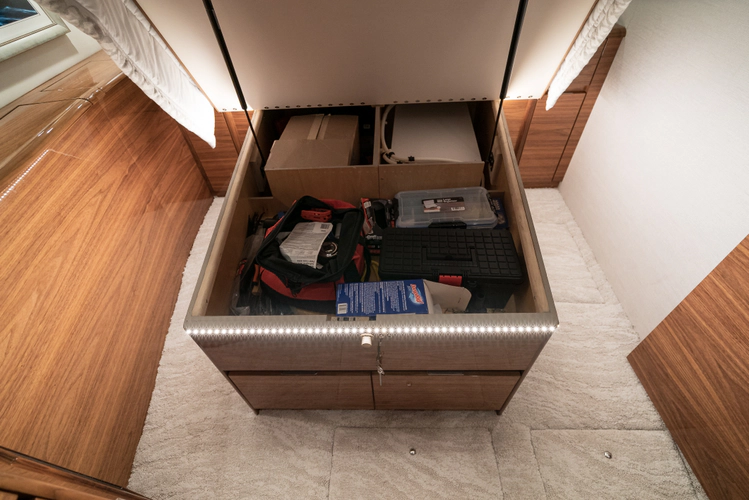 Done Diggin Yacht Photos Pics 