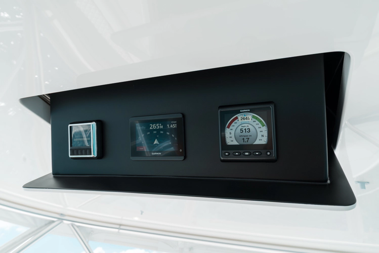 Done Diggin Yacht Photos Pics 