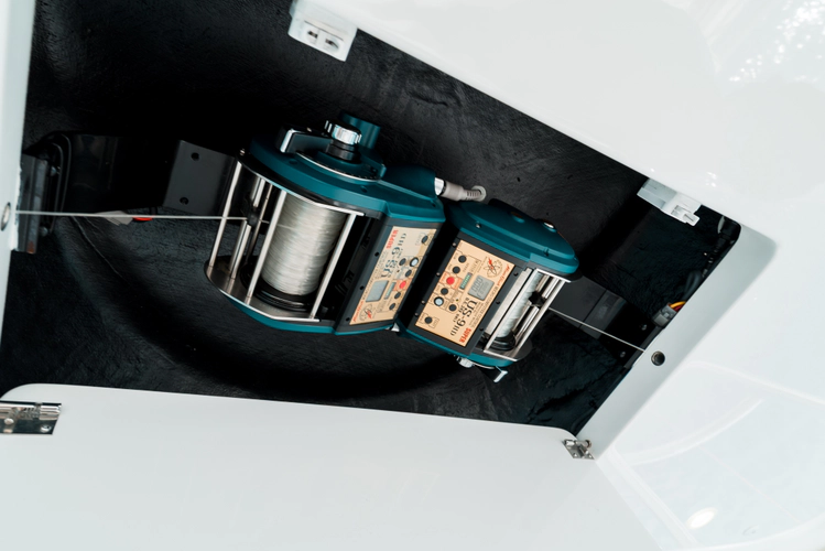 Done Diggin Yacht Photos Pics 