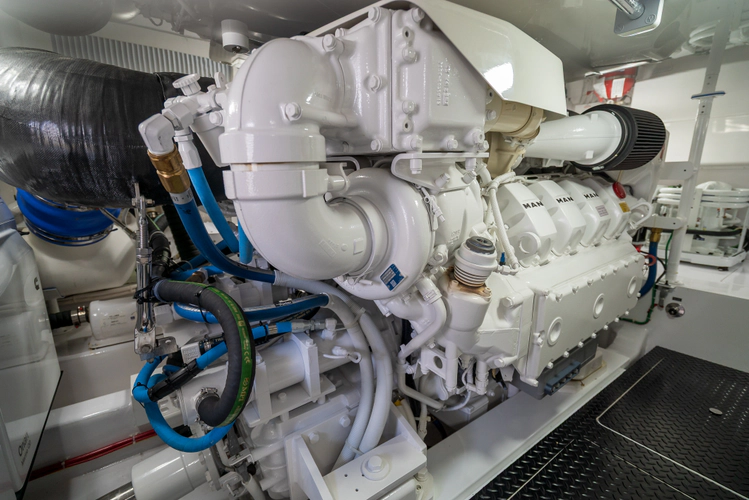 Done Diggin Yacht Photos Pics 