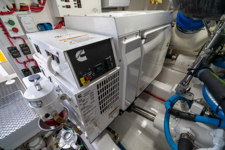 Done Diggin Yacht Photos Pics 