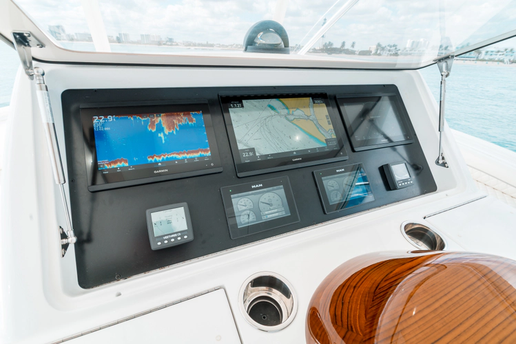 Done Diggin Yacht Photos Pics 