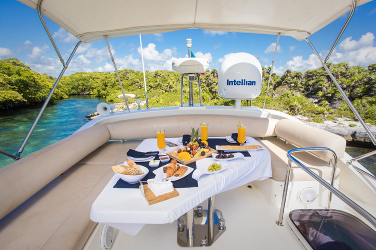 Mi Vieji Yacht Photos Pics 