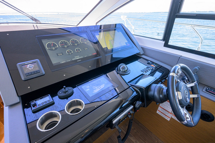 Unorthodocs Yacht Photos Pics 