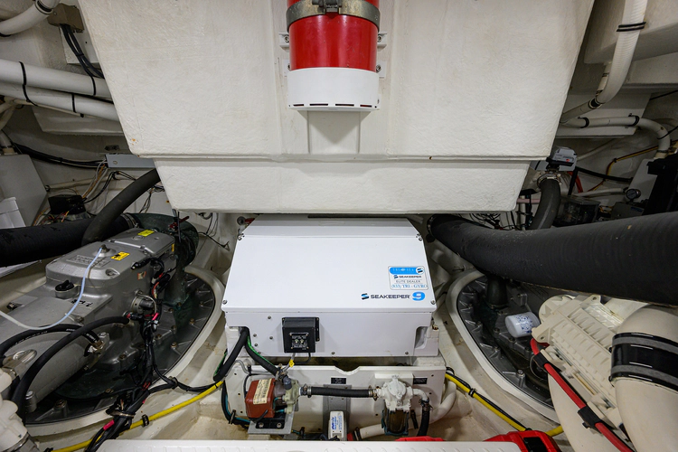 Unorthodocs Yacht Photos Pics 