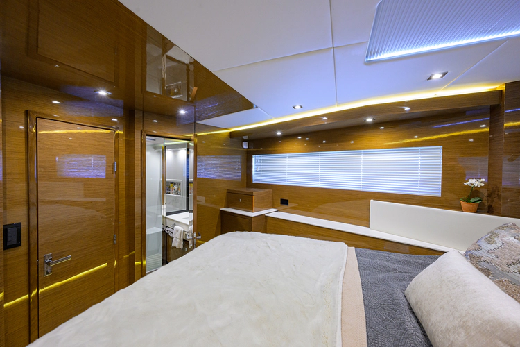 Unorthodocs Yacht Photos Pics 