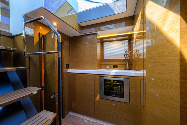 Unorthodocs Yacht Photos Pics 