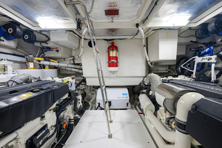 Unorthodocs Yacht Photos Pics 