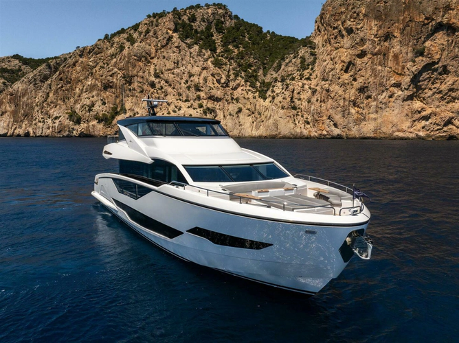 90 Ocean Enclosed Yacht Photos Pics 