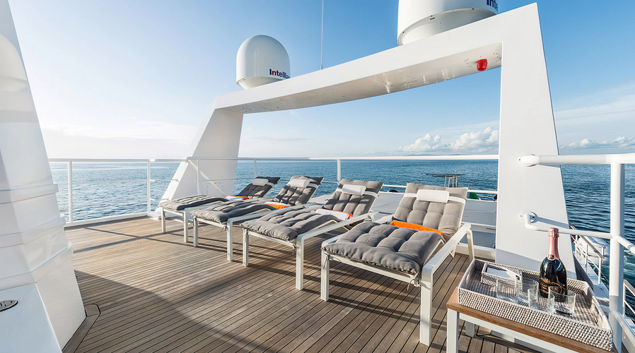 Explorer 130 Yacht Photos Pics 