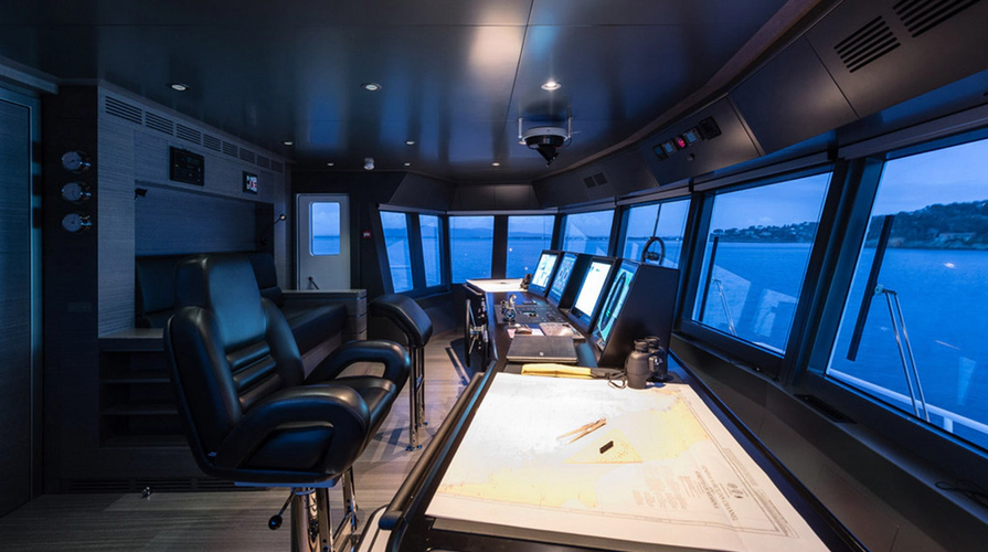Explorer 130 Yacht Photos Pics 