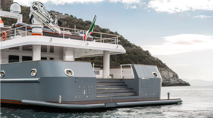 Explorer 130 Yacht Photos Pics 