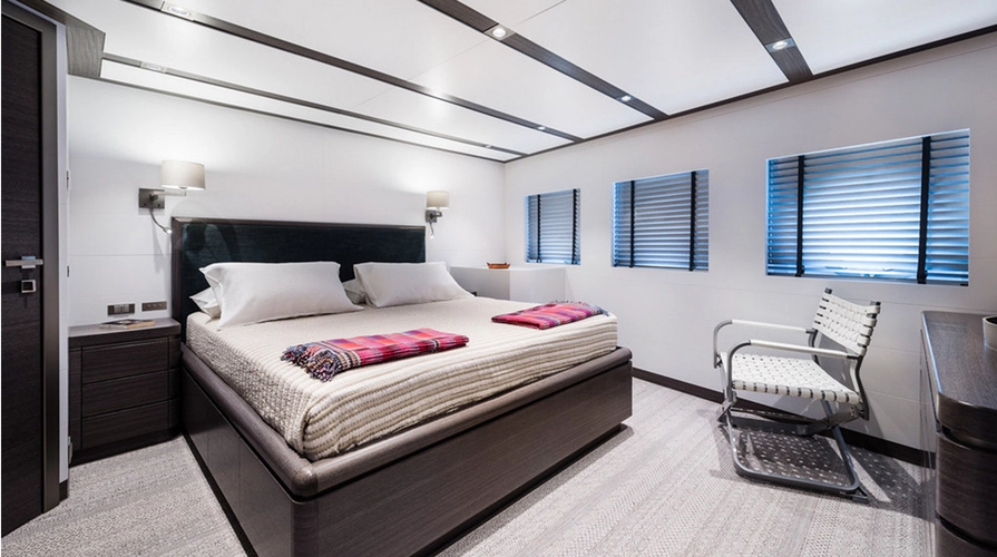 Explorer 130 Yacht Photos Pics 