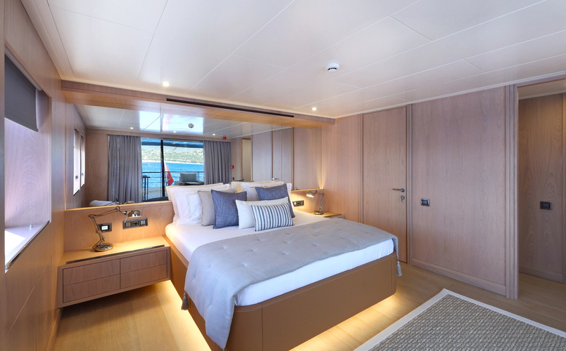 Tortura Yacht Photos Pics 