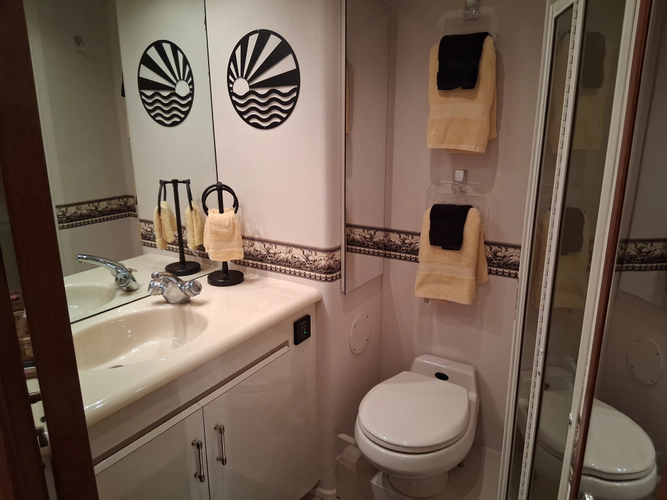 Thrill A Minute III Yacht Photos Pics 