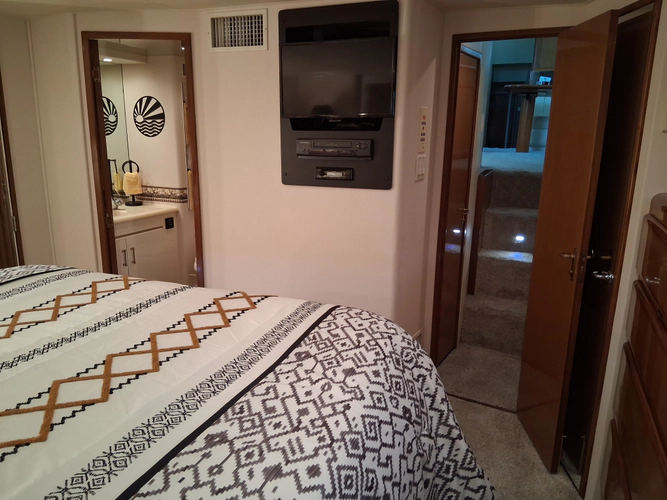 Thrill A Minute III Yacht Photos Pics 