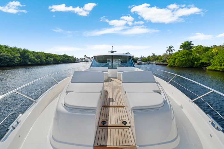 6800 Sport Yacht Yacht Photos Pics 