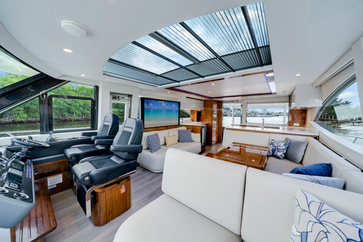 6800 Sport Yacht Yacht Photos Pics 