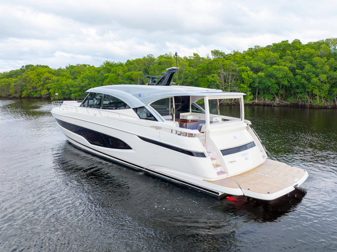 6800 Sport Yacht Yacht Photos Pics 