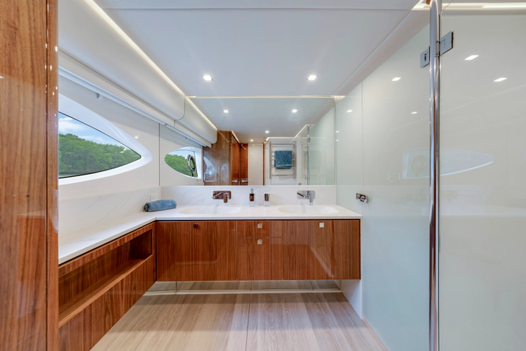 6800 Sport Yacht Yacht Photos Pics 