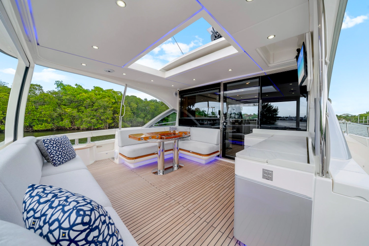 6800 Sport Yacht Yacht Photos Pics 