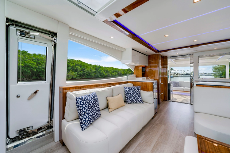 6800 Sport Yacht Yacht Photos Pics 