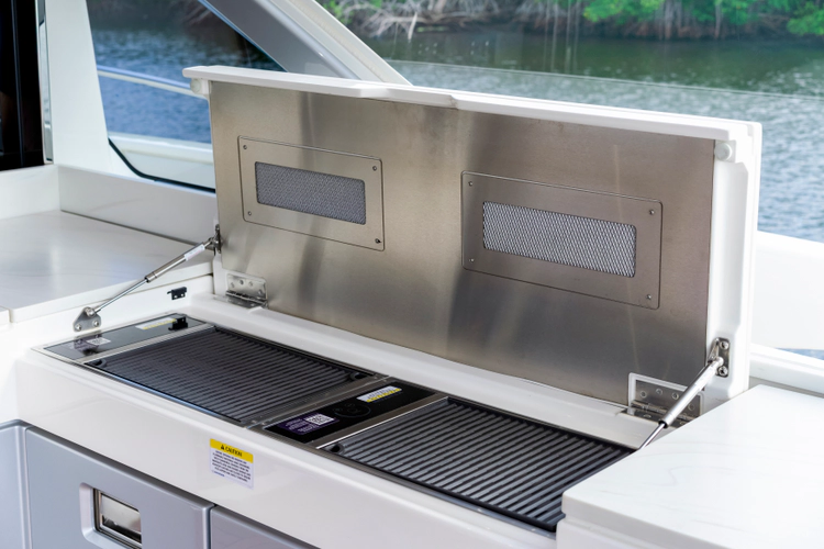 6800 Sport Yacht Yacht Photos Pics 