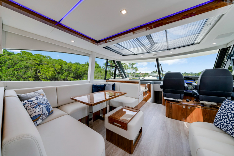 6800 Sport Yacht Yacht Photos Pics 