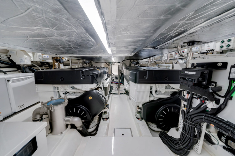 6800 Sport Yacht Yacht Photos Pics 