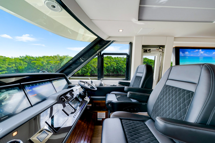 6800 Sport Yacht Yacht Photos Pics 