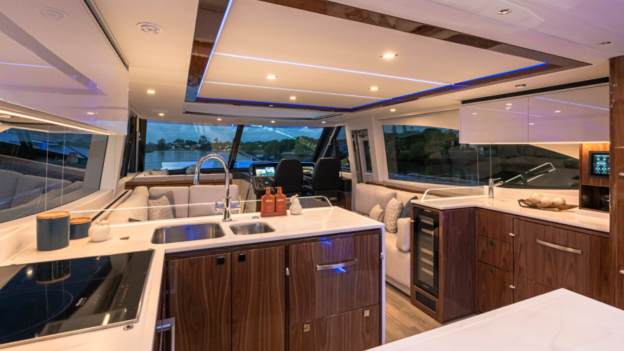 6800 Sport Yacht Yacht Photos Pics 