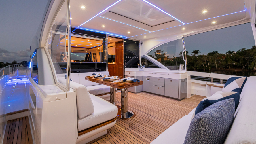 6800 Sport Yacht Yacht Photos Pics 