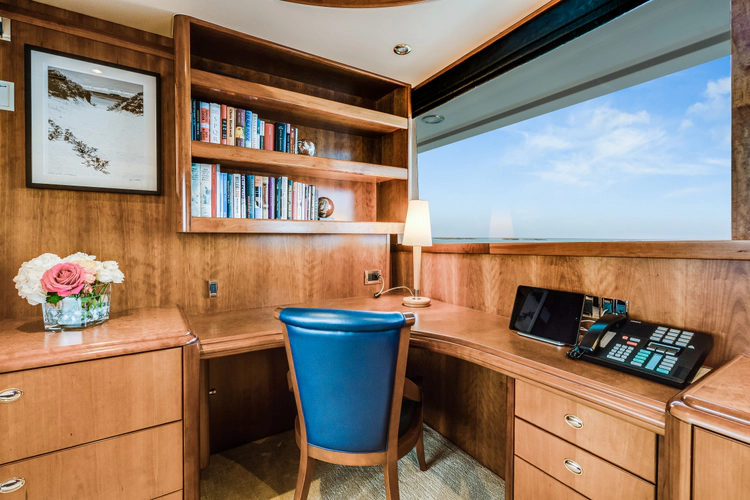 Avalina Yacht Photos Pics 