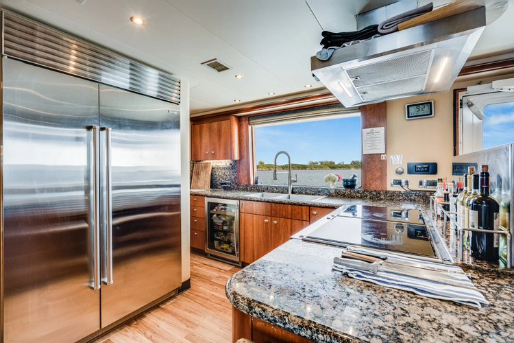 Avalina Yacht Photos Pics 