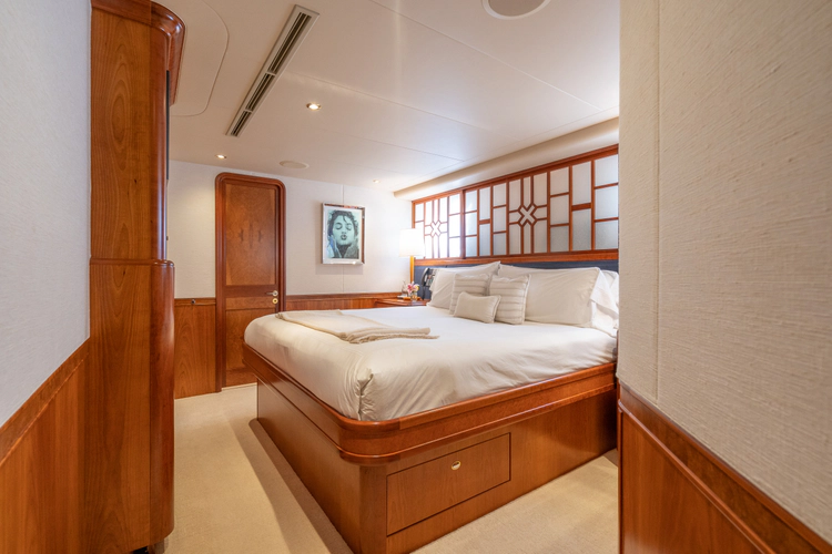 Avalina Yacht Photos Pics 