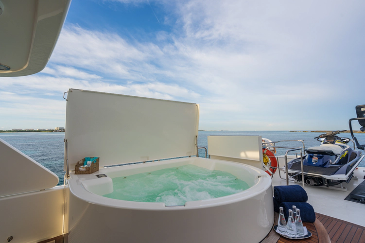Avalina Yacht Photos Pics 