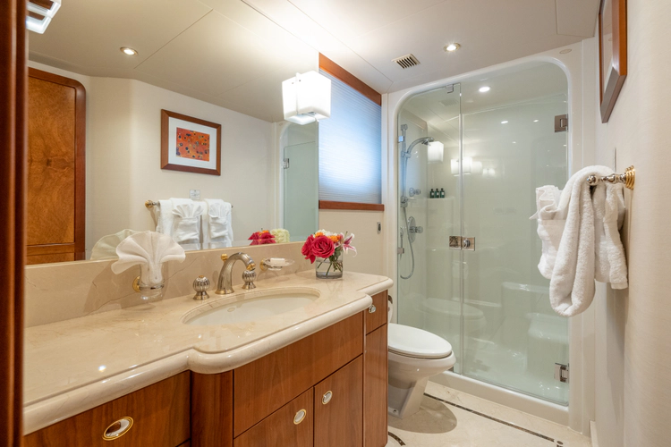 Avalina Yacht Photos Pics 