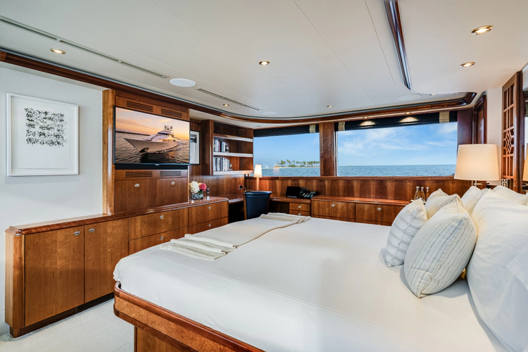Avalina Yacht Photos Pics 