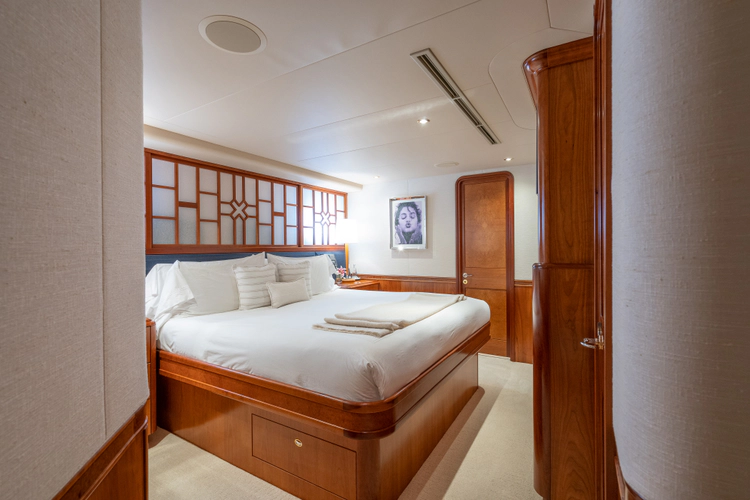 Avalina Yacht Photos Pics 